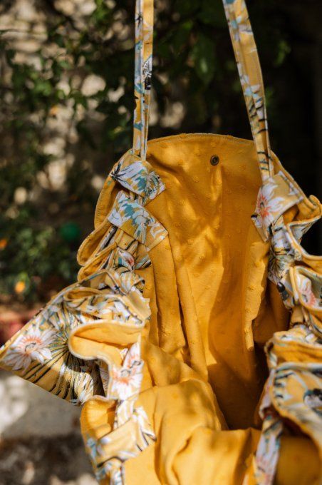 Grand sac fourre-tout fleurs et perroquets intérieur jaune plumetis